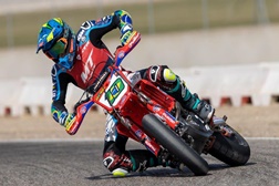MotoGP, 2022 - Moreira surpreende com vitória Supermoto - O brasileiro ganhou com um wildcard