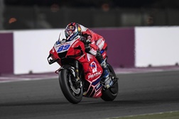 MotoGP Doha – O “rookie” Jorge Martin arranca da “pole” e Miguel Oliveira de 12º
