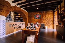 Taylor’s abre loja e sala de provas em Lisboa