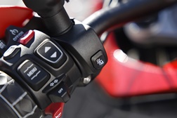 BMW Motorrad apresenta o Assistente de Mudança Automática