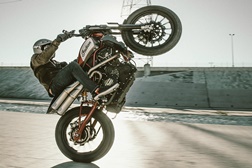 A Indian apresentou em Milão o seu conceito “Flat Track” Scout FTR1200 Custom