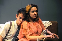Artistas Unidos apresentam "Jardim zoológico de vidro" de Tennessee Williams em Almada