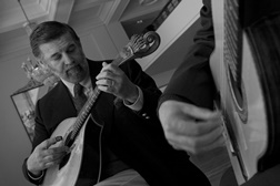 Exposição dedicada a José Pracana no Museu do Fado