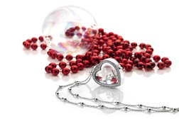 Este Natal ofereça a elegância de um diamante Hot Diamonds