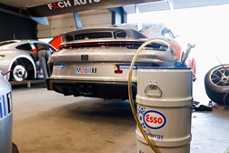 Porsche inaugura fábrica piloto de combustíveis sintéticos - Produção inicial de cerca de 130.000 litros de eFuel por ano
