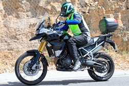Nova Triumph Tiger 900 para 2020 apanhada em testes