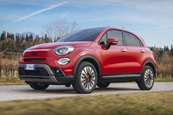 Fiat já tem versões eletrificadas em todos os modelos da sua gama - O objetivo é tornar-se uma marca 100% elétrica até 2027