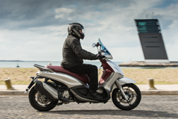Piaggio Beverly 350 Sport Tourer - Agilidade e desempenho