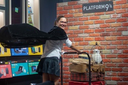 Fãs de Harry Potter preparam a entrada em Hogwarts na Fnac Colombo