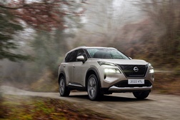 Nova geração do Nissan X-Trail revela-se na variante europeia - Único SUV eletrificado de sete verdadeiros lugares no seu segmento