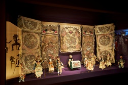 Museu do Oriente mostra-se em França | Mais de cem peças da colecção Kwok On integram exposição em Nice