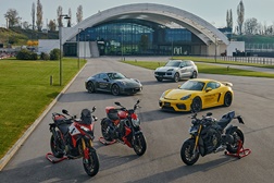 Ducati e Porsche juntas numa experiência inesquecível - Com os monitores da DRE