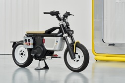 BMW CE 02 x VAGABUND