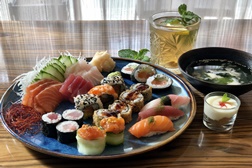 Novo menu de almoço nos restaurantes Tsubaki