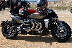 Triumph prepara mais versões da Rocket 3