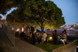 Rooftop Flores - O terraço mais romântico do Porto vai ter música ao vivo às sextas e sábados