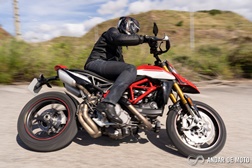 Teste Ducati Hypermotard 950 SP - A maior loucura de Borgo Panigale