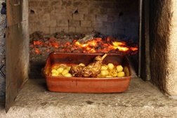 O cabrito em forno a lenha agora às quintas no Forno da Mimi & Rodízio Real