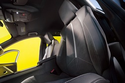 Opel celebra 20 anos de bancos com o selo de qualidade AGR - Marca democratizou bancos com apoio especial para as costas em diferentes segmentos de mercado