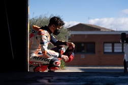MotoGP 2021 – Três pilotos vão ser examinados pelos médicos... e um é Márquez!