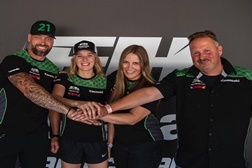 MX GP, 2022 - Lotte van Drunen na Kawasaki F&H - Primeira mulher contratada