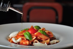 Pasta Pomodoro Basílico com mozzarela fresca ©Maria Mattos.