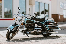 Harley-Davidson de Elvis Presley pode bater recorde em leilão