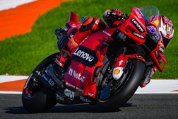 MotoGP, 2022, Valência, TL3 - Miller lidera sessão hecatombe - Sete quedas, Oliveira 13º