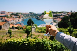 VINUM: refeições ao ar livre com vista para o rio Douro