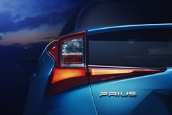 Toyota apresenta Prius com sistema inteligente de tração às quatro rodas (AWD-i) - Com funcionamento automático