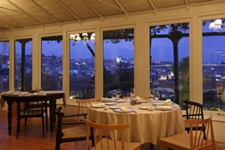 Vinum Restaurant & Wine Bar propõe fim de ano com vista privilegiada sobre o rio Douro