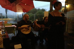 Restaurante "In Tapas Veritas" promove noite de fado