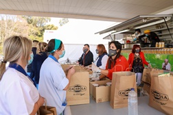 Chef Chakall entregou 6233 refeições em 6 hospitais - Homenagem aos profissionais de saúde