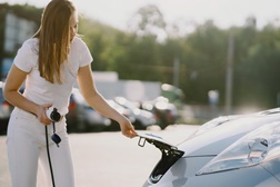 Cinco mitos sobre as baterias dos carros elétricos - MOBI.E ajuda a entender os elétricos