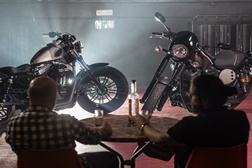 Teste duplo Yamaha XV950 Racer / Harley Davidson Sportster 48 - Um espectáculo