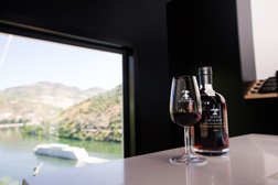 Quinta de la Rosa reforça enoturismo com nova sala de provas e loja de vinhos