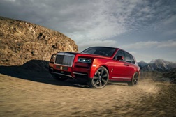 A Rolls Royce agora também rola num SUV