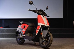 A scooter elétrica da Ducati já chegou... mais ou menos!