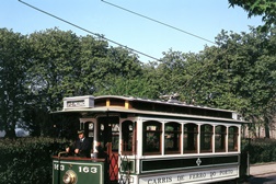 Elétricos com história desfilam nas ruas do Porto