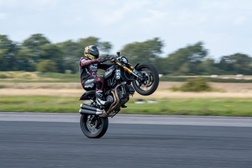 Indian FTR 1200 S bate recordes no World Wheelie Championship