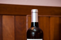 Joaquim Arnaud cria novo vinho aperitivo com Tomás Vieira da Cruz - Alboroque novo vinho aperitivo português