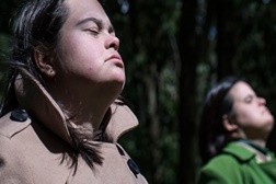 Crinabel Teatro apresenta "Uma menina está perdida no seu século à procura do pai" no TNDMII