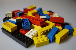 Lego abre primeira loja em Portugal no Centro Colombo