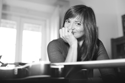 Mafalda Veiga conversa com música em Anadia com concerto no Museu do Vinho Bairrada