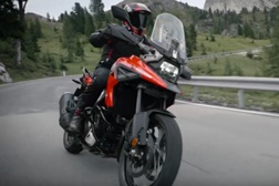 Suzuki V-Strom 1000 de 2020 deixa-se ver no último “teaser” antes da EICMA