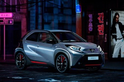 Criando o Aygo X Undercover - Toyota e o designer de moda da Undercover, Jun TAKAHASHI são os criadores