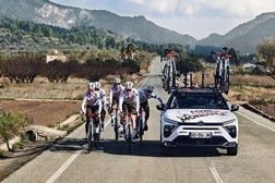 26 novos Citroën eletrificam frota da equipa de ciclismo AG2R - Uma frota com híbridos plug-in incluindo o novo C5 X