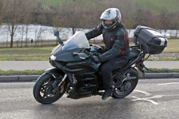 Kawasaki prepara uma H2 SX com nova imagem e dois radares Bosch