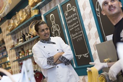 Chef Tanka Sapkota reforça take-away nos restaurantes Come Prima e Forno d'Oro