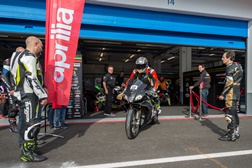 Aprilia apresentou as RSV4 1100 Factory e Tuono Factory no Estoril